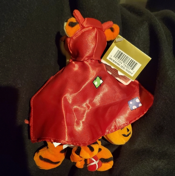 Disney Store Exclusive Tigger and Pooh Plush - Picture 9 of 13